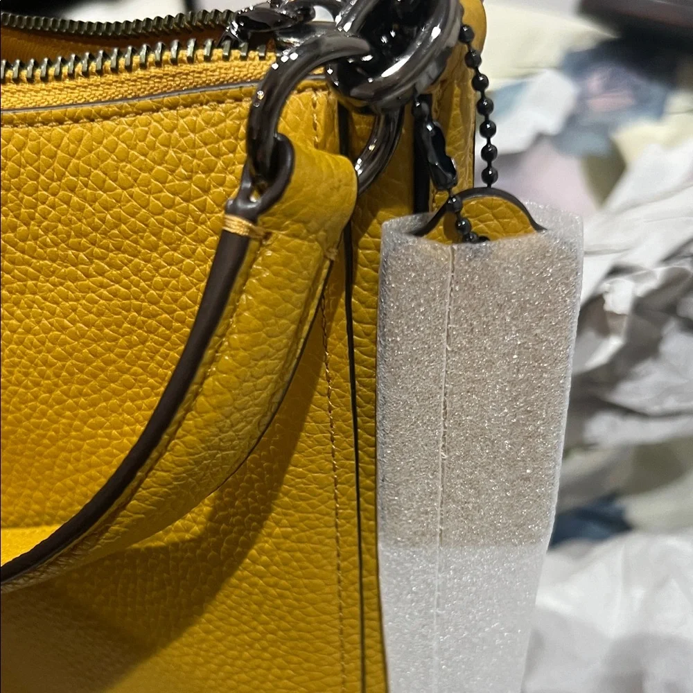 Coach Chelsea NWT Leather Shoulder Bag - Picture 10 of 12